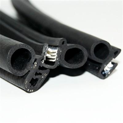 Yon dife ki reziste machin tren kawotchou sele teren